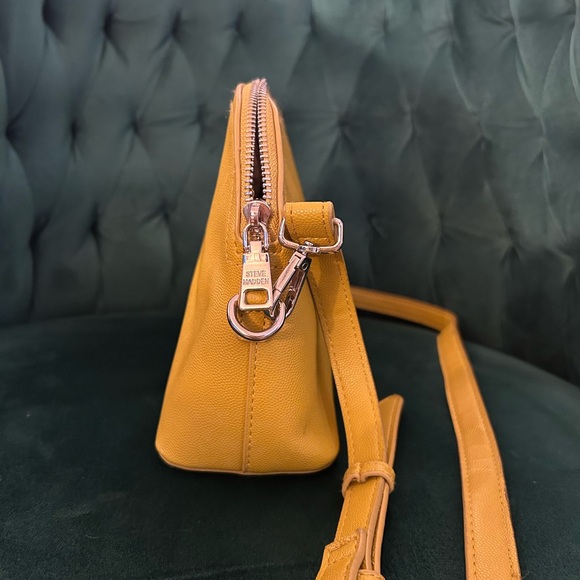 Steve Madden Yellow Crossbody Bag with Structured Design - Picture 6 of 6